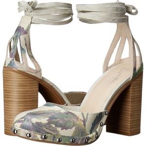 Seychelles Drift Light Floral Pump